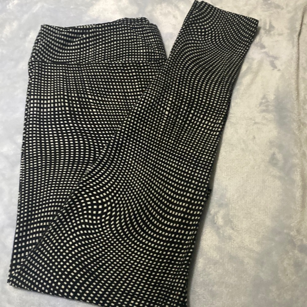 Black and white checkered LulaRoe leggings